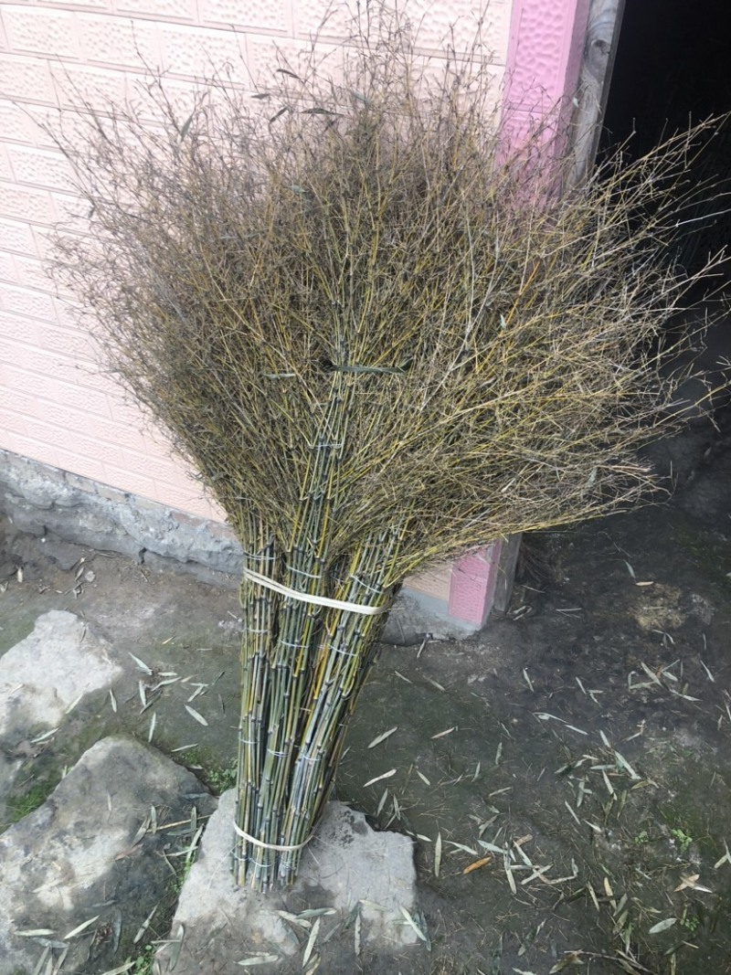 农家自制手工竹扫把