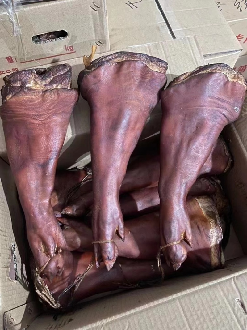 烟熏整只腊猪脚（一手工厂地摊新模式餐饮净菜食品供应