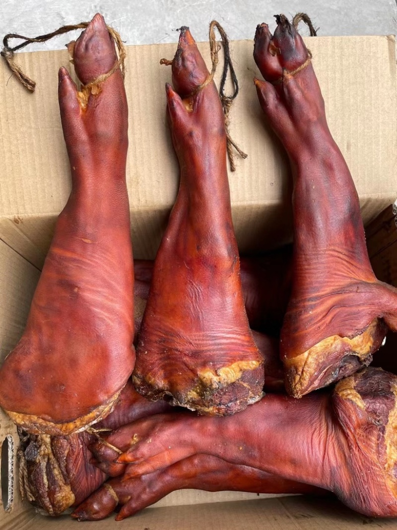 烟熏整只腊猪脚一手工厂地摊新模式餐饮净菜食品供应