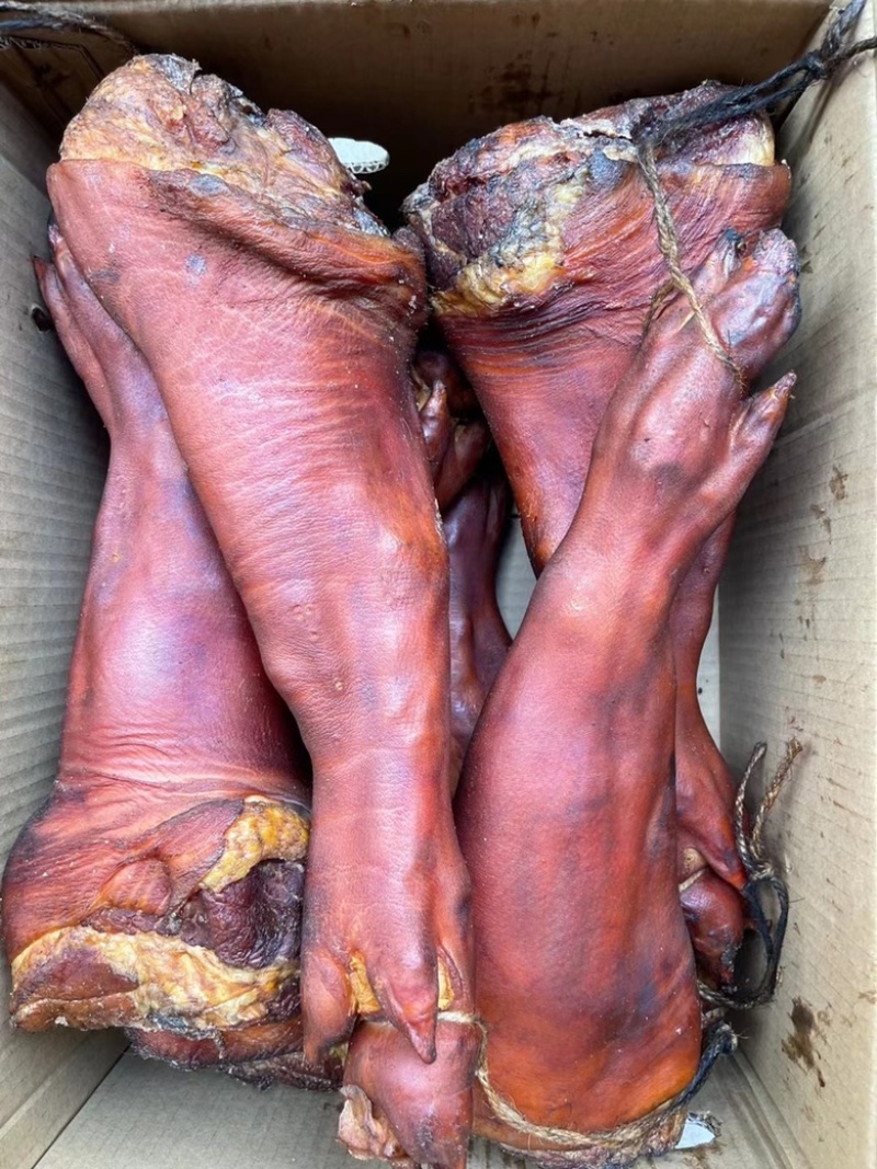 烟熏整只腊猪脚一手工厂地摊新模式餐饮净菜食品供应
