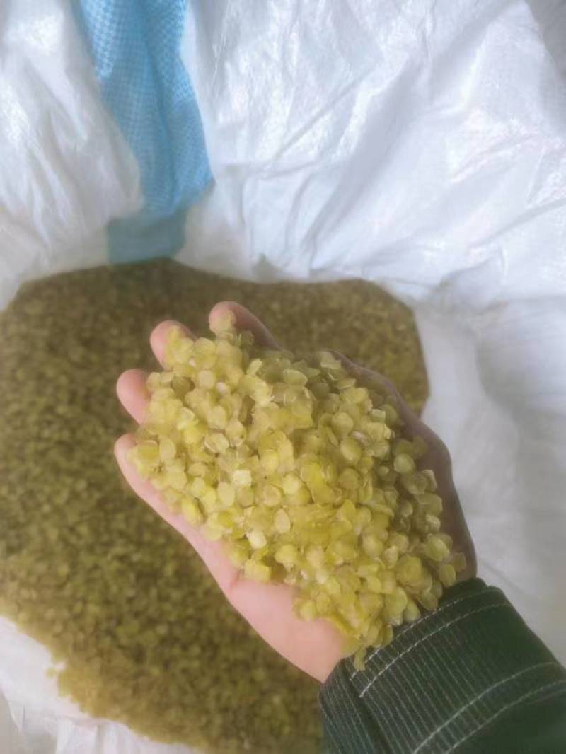 皂角米小白片，无硫小单荚，大量有货，欢迎订购，可以视频看