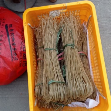 自制纯红薯粉，不添加任何化学成分，很纯很干净