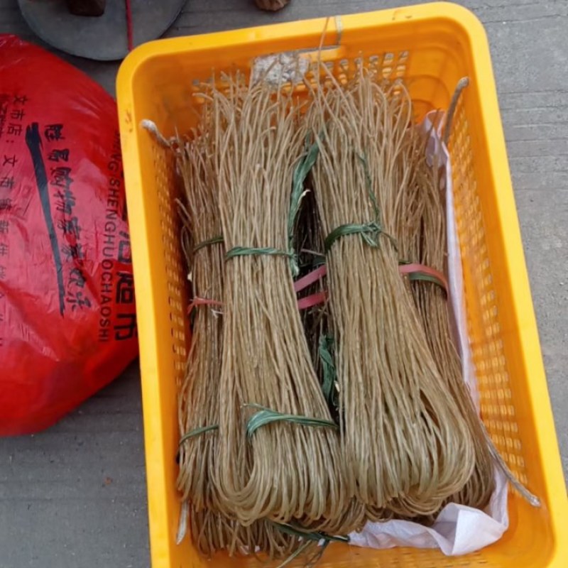 自制纯红薯粉，不添加任何化学成分，很纯很干净