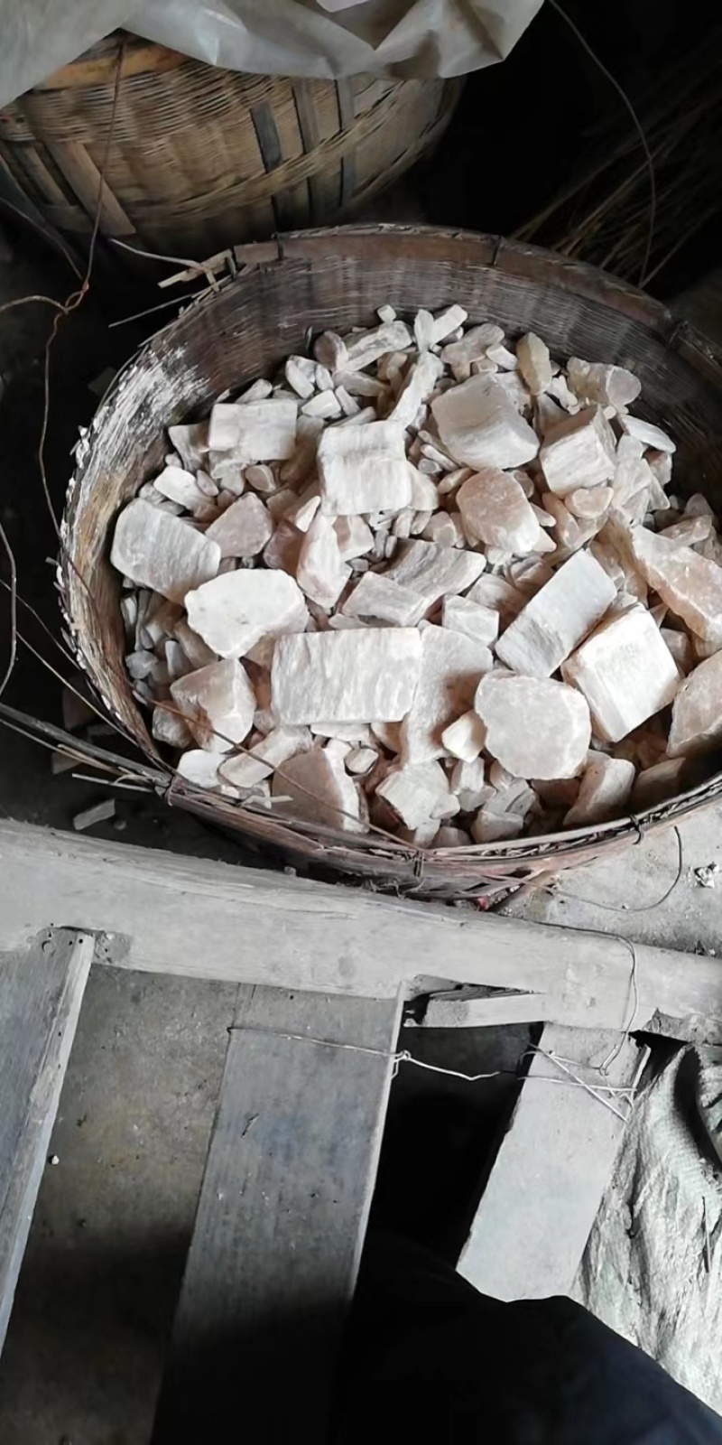 药用石膏(寒水石)水洗净块，批发4000一吨