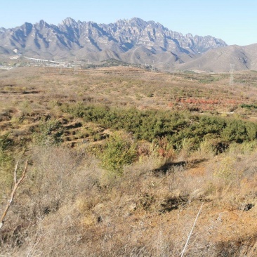 保定雄安新区西部狼牙山高速出口附近环水山地出让出售