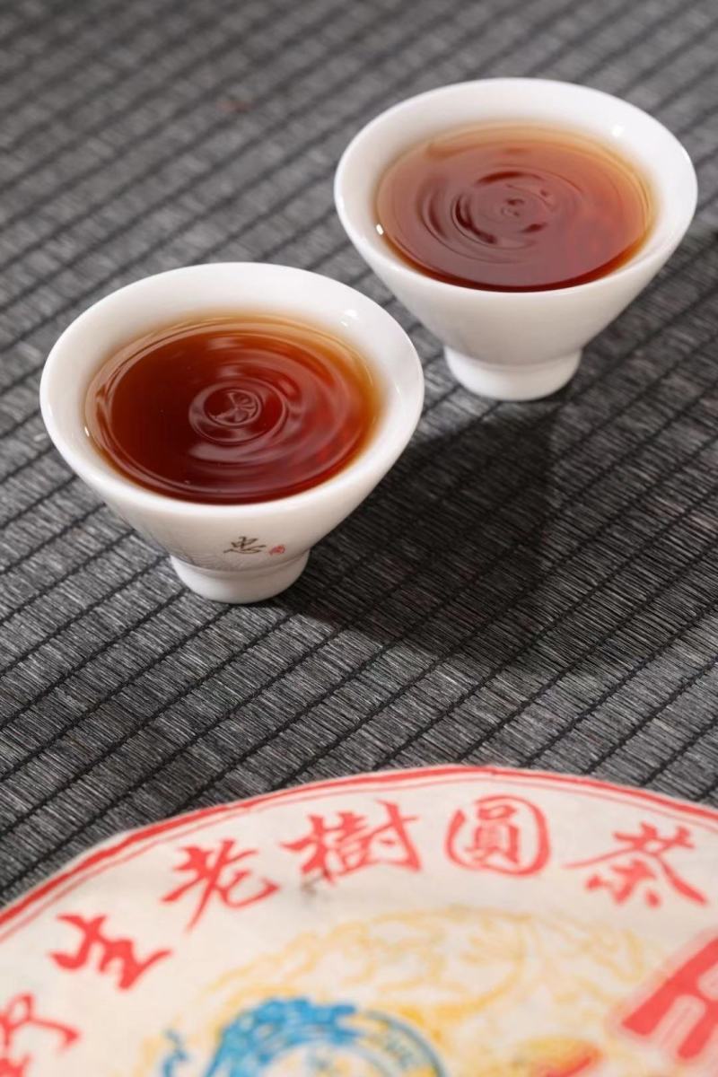 2005年班章茶王普洱茶熟茶国际茶王节金奖500g一饼