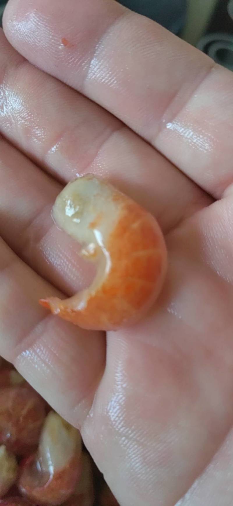 龙虾尾，一袋一斤，薄薄的冰衣，质量嘎嘎的