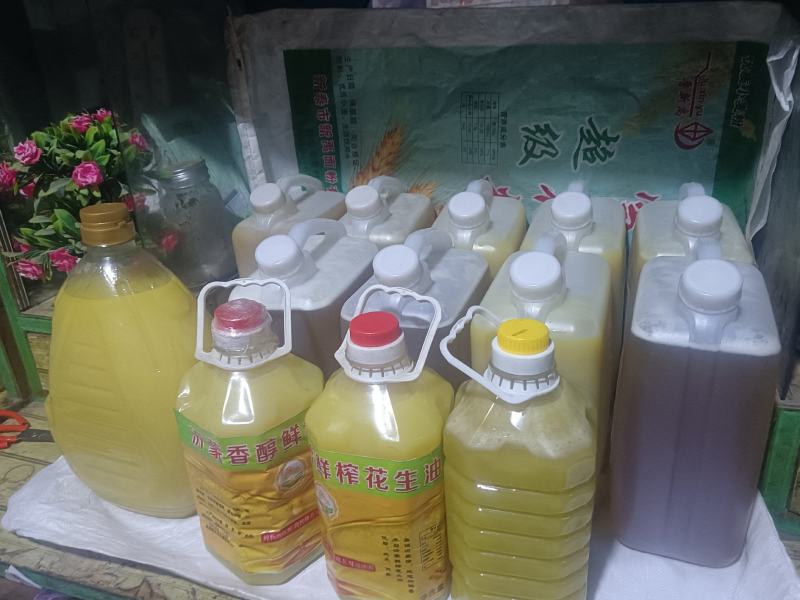 油坊直销现榨现卖原生态无任何添加老百姓都在吃的纯花生油