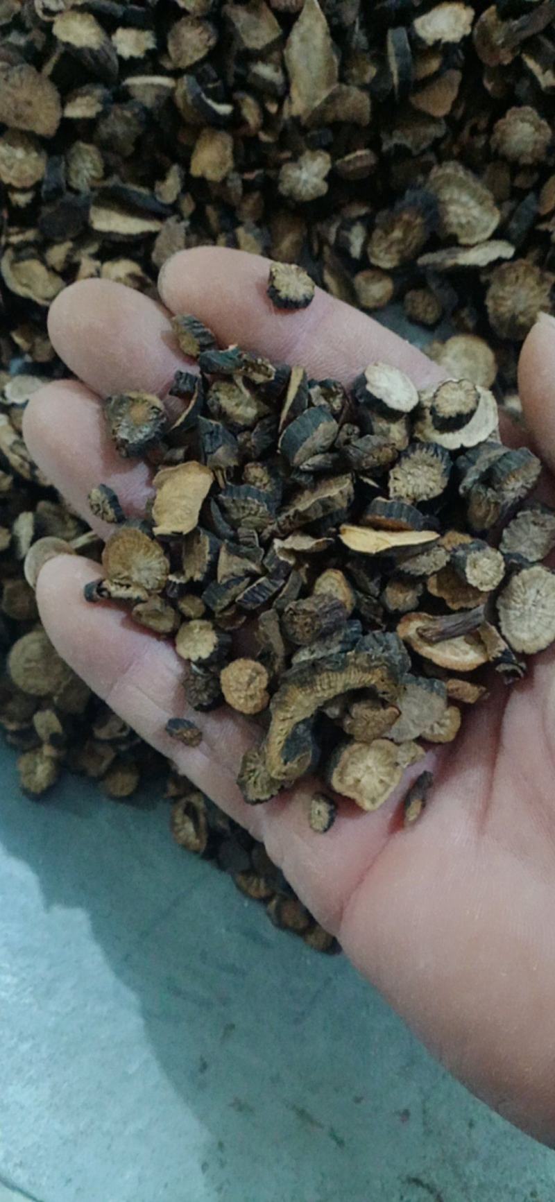 【东北家种赤芍】赤芍4一14的菊花芯黑皮，大货供应。