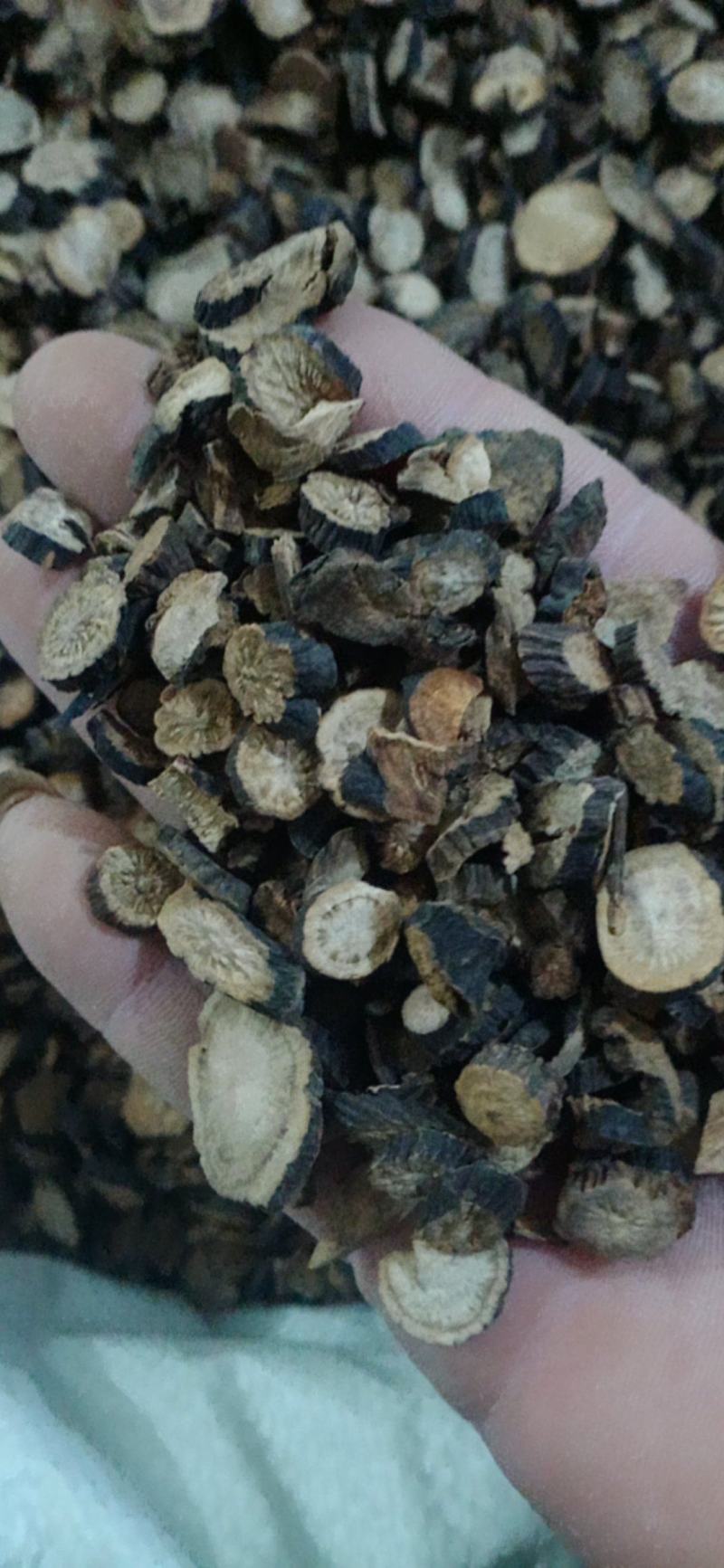 【东北家种赤芍】赤芍4一14的菊花芯黑皮，大货供应。