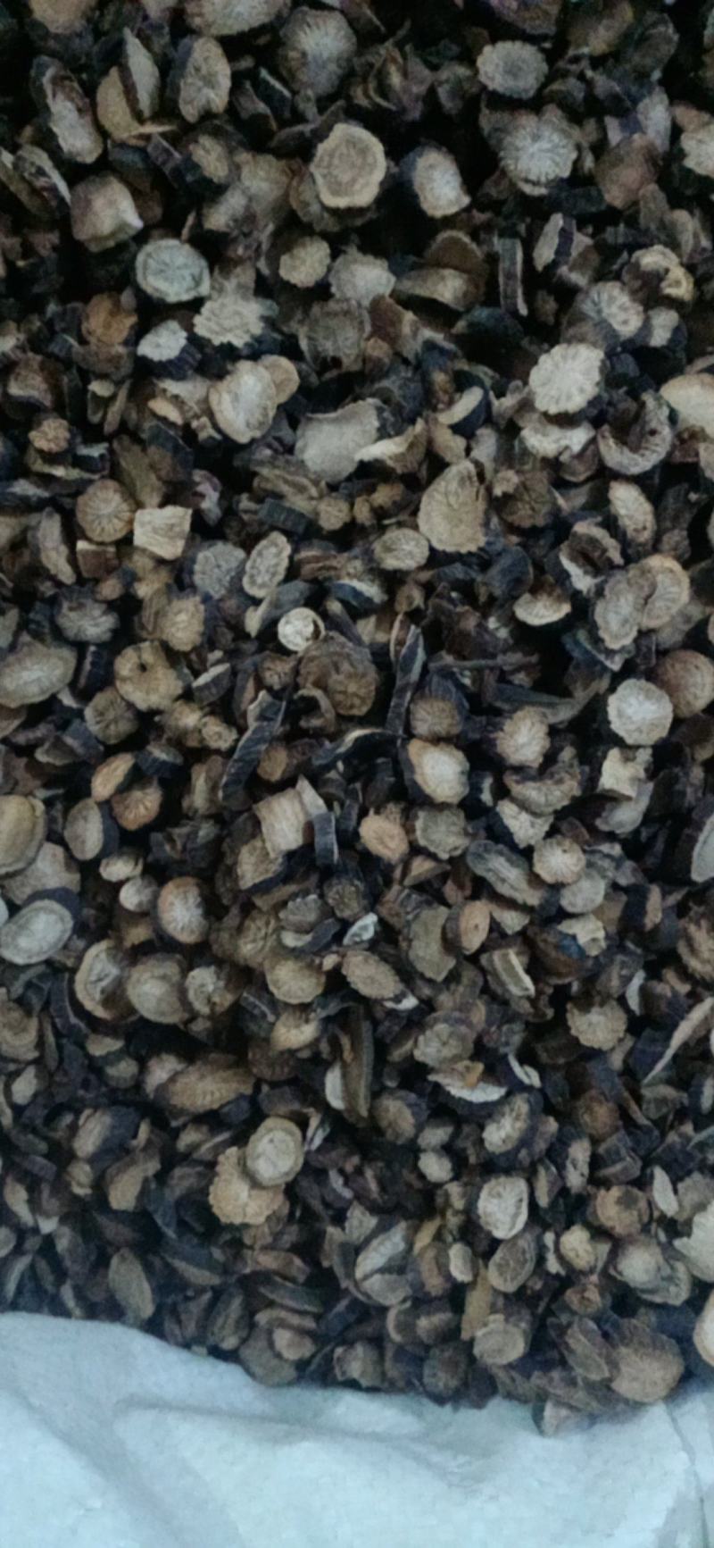 【东北家种赤芍】赤芍4一14的菊花芯黑皮，大货供应。