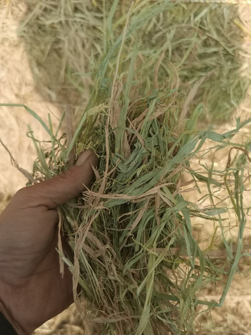 稻草，花生秧，青黄储