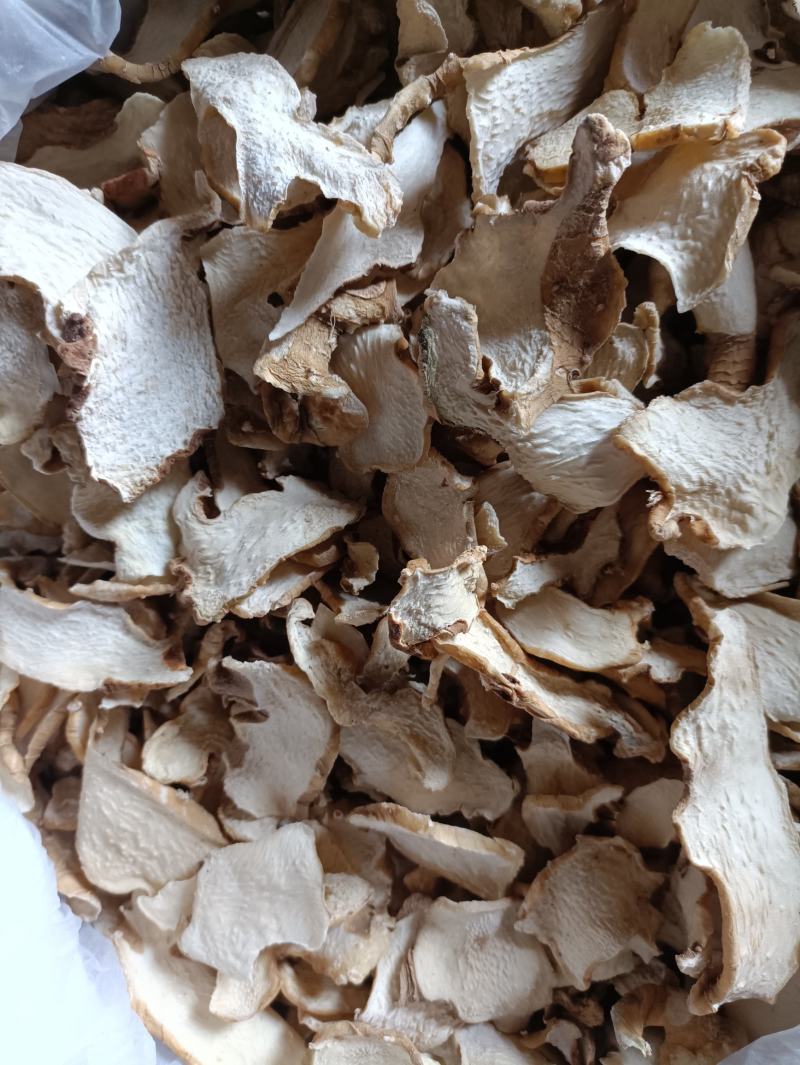 优质手工多花姜形甜黄精片无硫烘干货。符合药典标准（老虎）
