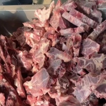 牛脖骨，肉多，质量好！价不高，可供电商。