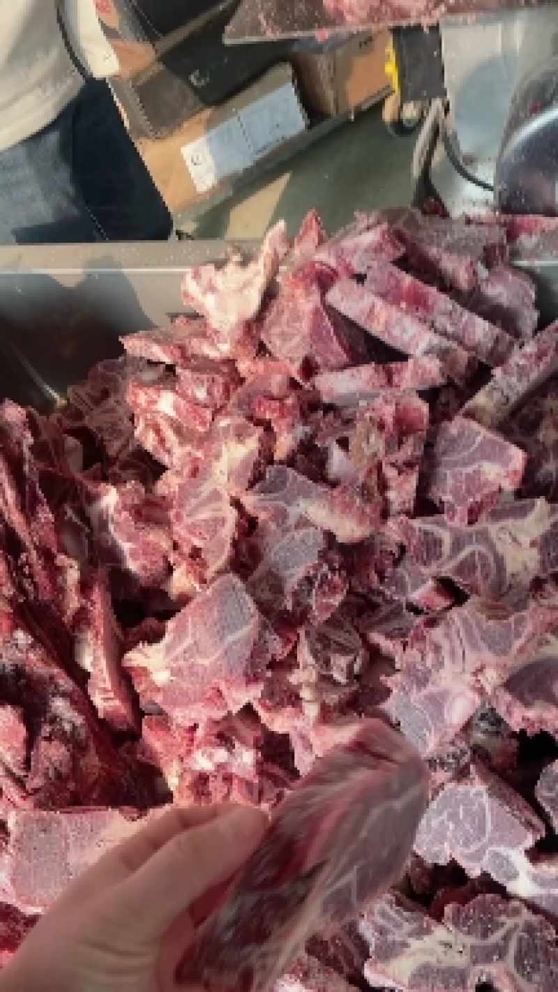 牛脖骨，肉多，质量好！价不高，可供电商。
