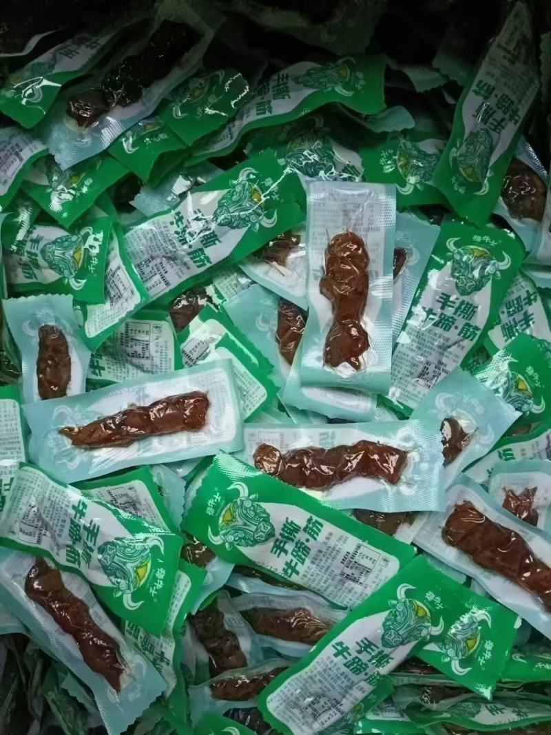 棒牛士手撕牛蹄筋，香辣味一件20斤牛蹄皮加牛筋制作而成