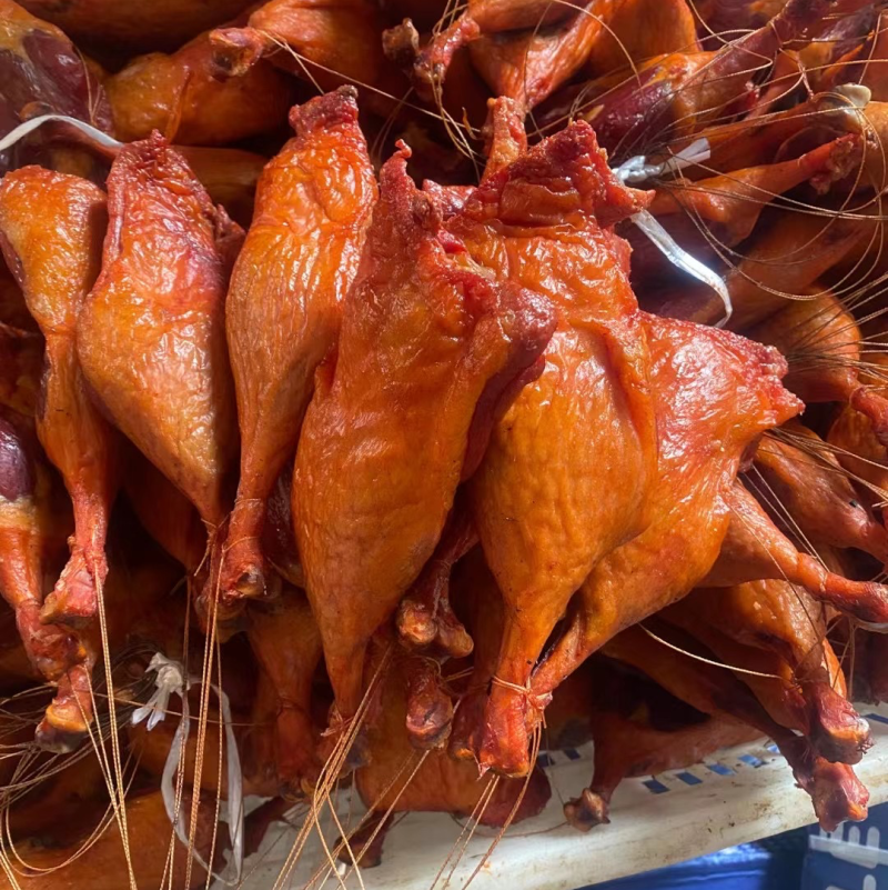 烟熏腊鸭腿（腊肉香肠源头工厂一手货源量大从优）