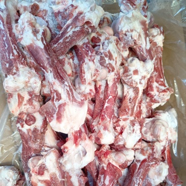 内蒙古草地羊肉棒骨