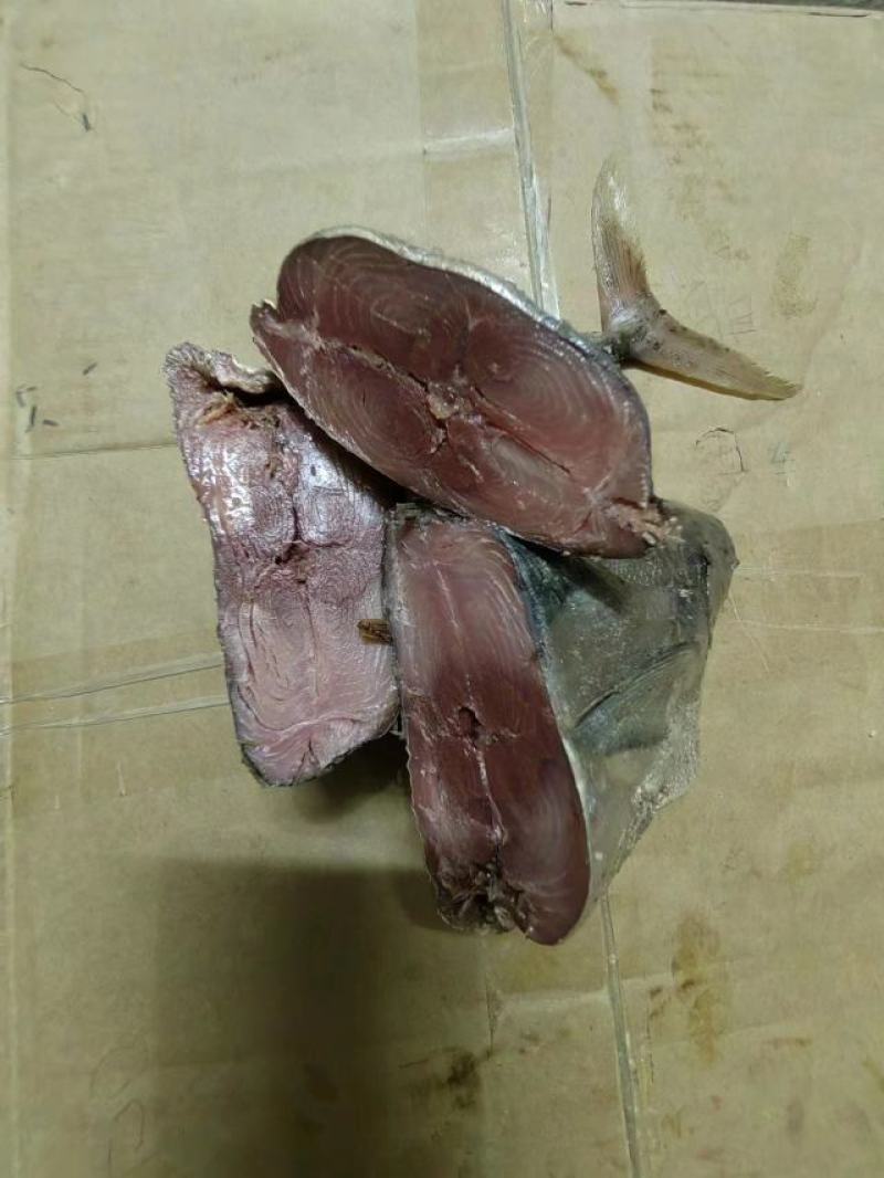 去头无内脏梅香味咸鱼红肉鱼鲜嫩用于做茄子煲的好材料