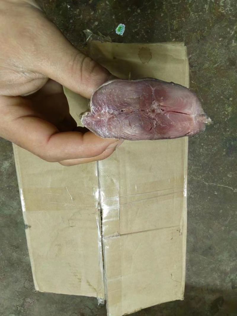 去头无内脏梅香味咸鱼红肉鱼鲜嫩用于做茄子煲的好材料