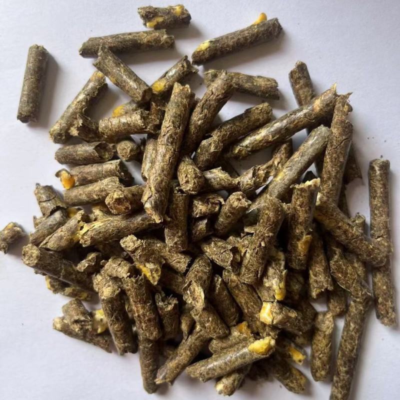 花生秧颗粒料，牛羊马专用颗粒料