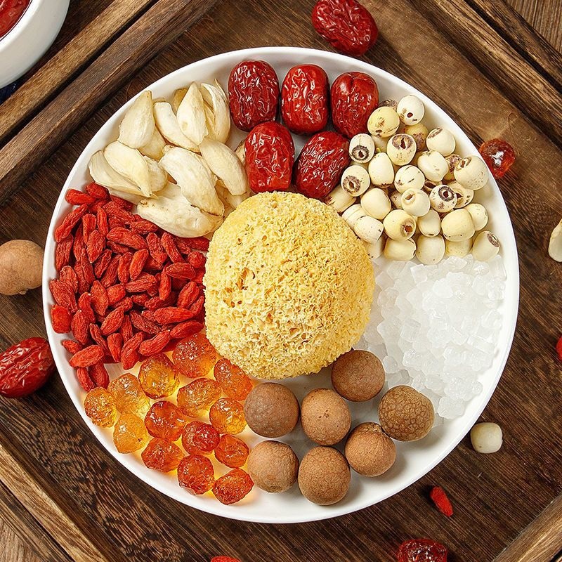 银耳莲子羹