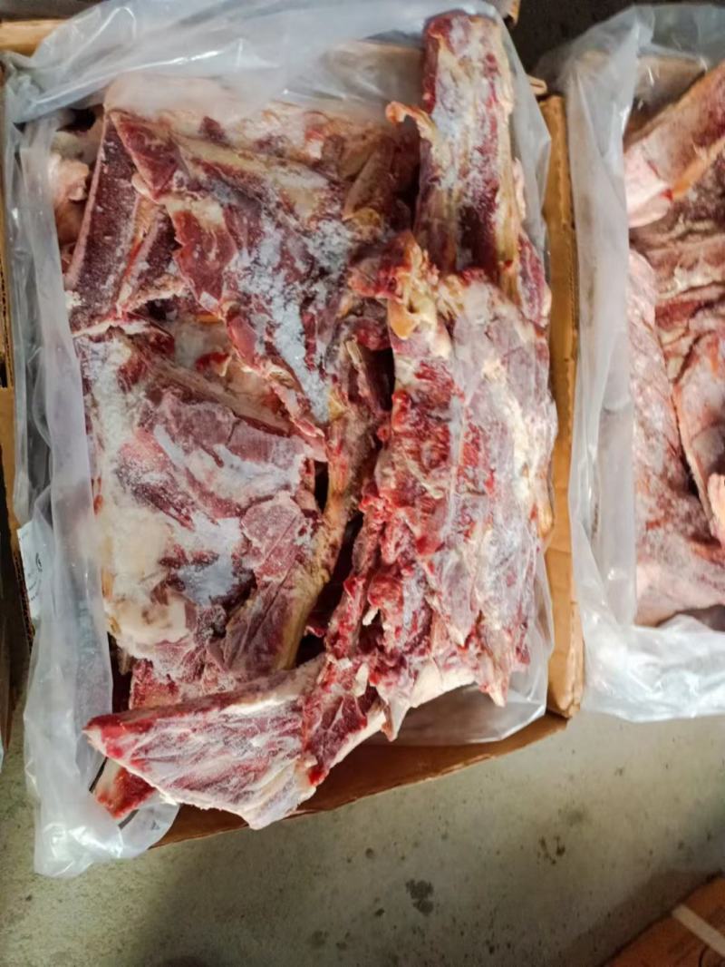 牛羽骨现货供应，肉多价格不高，出肉率高，酱骨店专用!