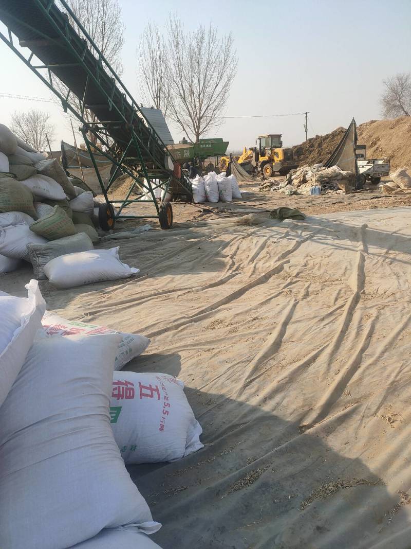花生秧优质草料细粉，无土无膜无霉变可做饲料加工厂的颗粒