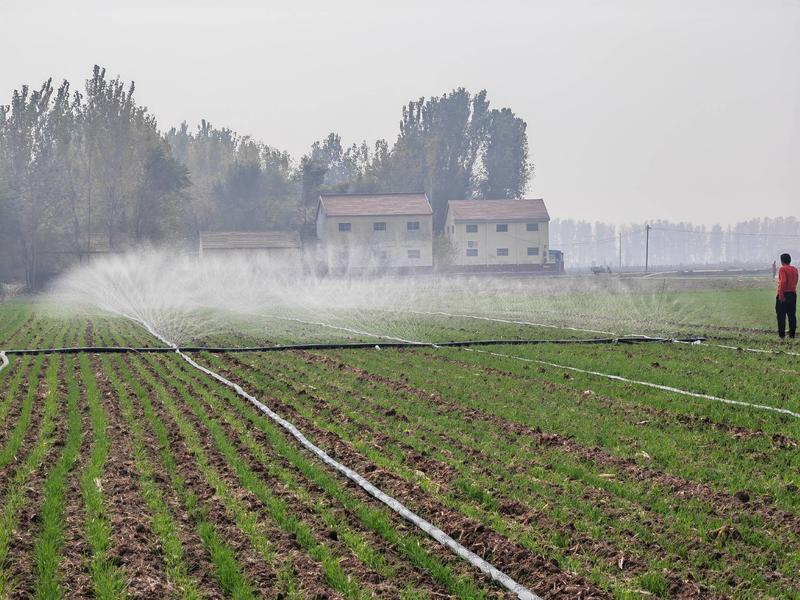 水带农业灌溉带小麦玉米喷水带PE微喷带打孔水带厂