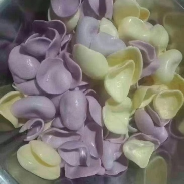 网红薯片黄金薯片紫薯片膨化食品休闲零食油炸薯片