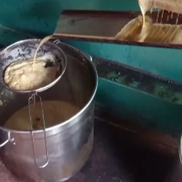 新鲜榨菜籽油