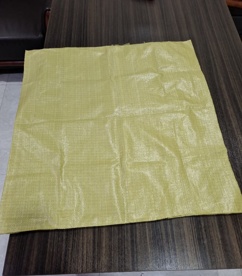 我厂生产各种规格编织袋，型号齐全颜色品种不一样！