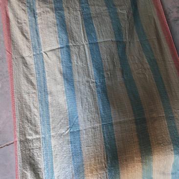 彩条编织袋：我厂生产各种规格编织袋90宽到1.2米宽.
