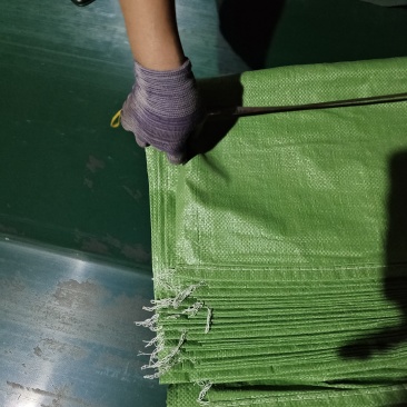 青储袋：我厂生产各种规格编织袋青储袋规格齐全有整套青储袋