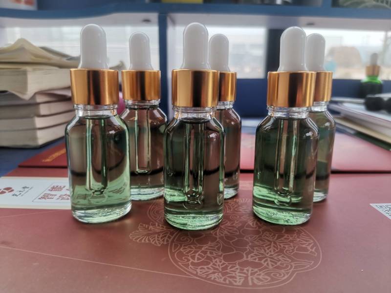 艾草单方纯精油，货源充足保质保量欢迎来电订购