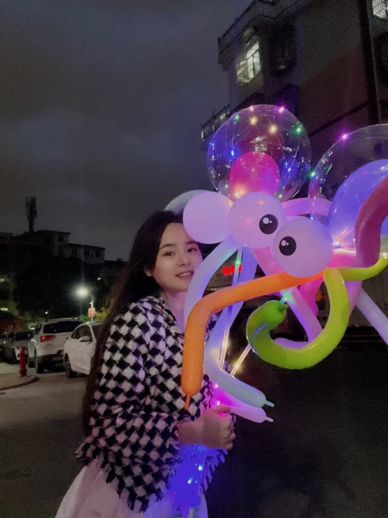 网红波波球儿童卡通发光章鱼气球diy玩具公园广场夜市热销