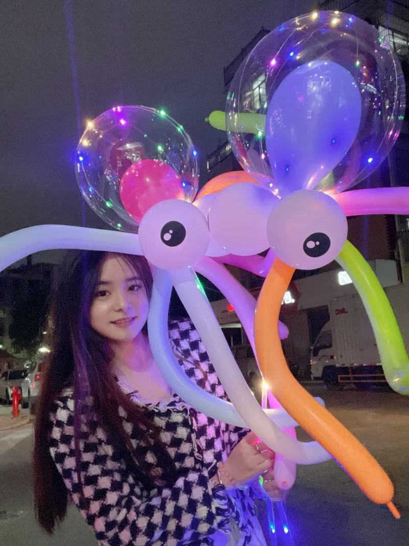 网红波波球儿童卡通发光章鱼气球diy玩具公园广场夜市热销