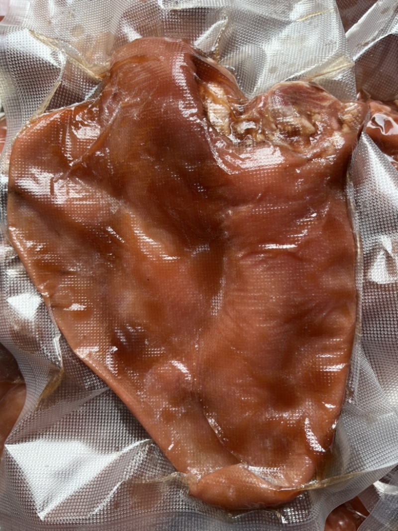 山东泰安酱猪头肉，精修无肥膘，可长期供货