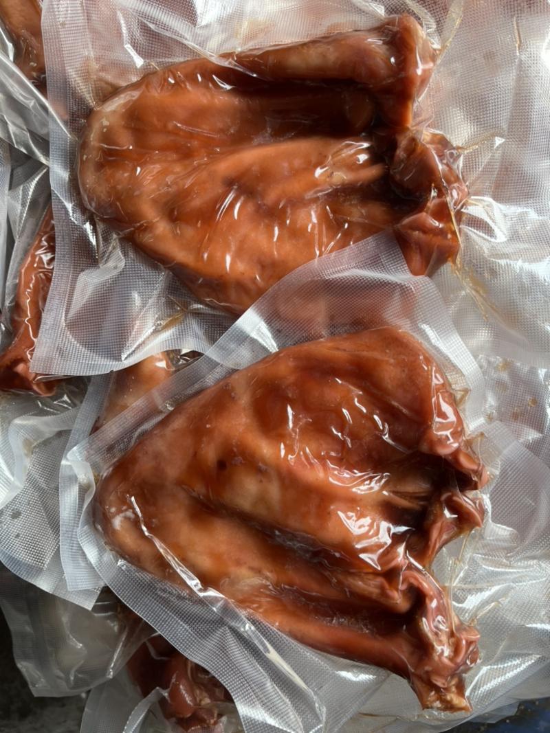 山东泰安酱猪头肉，精修无肥膘，可长期供货