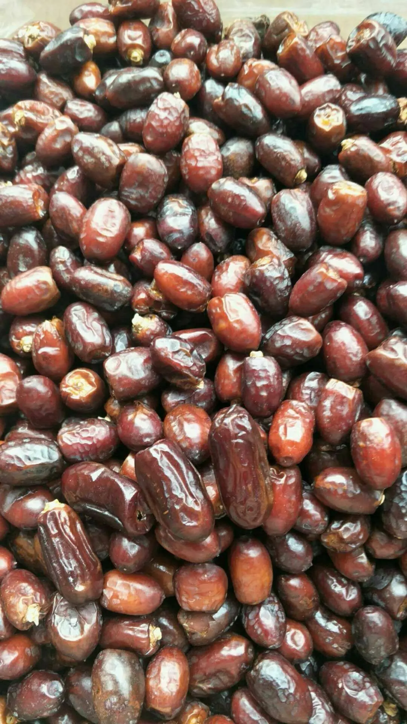 伊拉克黄金椰枣黑椰枣，口感香甜全国发货不包含快递费