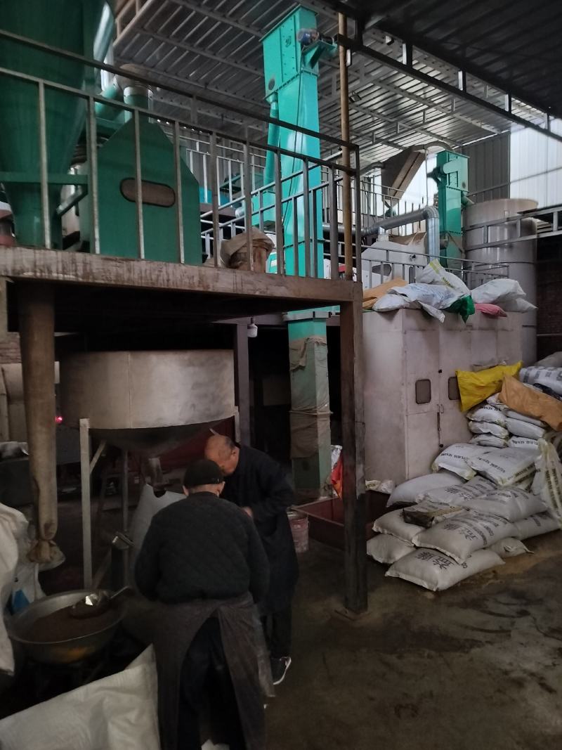 莫桑白，做油做酱都可以，性价比高，值得推荐，厂家直销