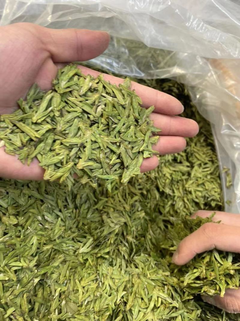 贵州龙井茶无公害食品。纯手工货。产地供货。
