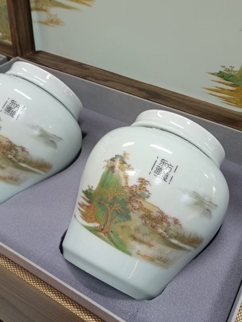 金骏眉红茶礼盒装陶瓷罐装500克，一件代发需要联系我