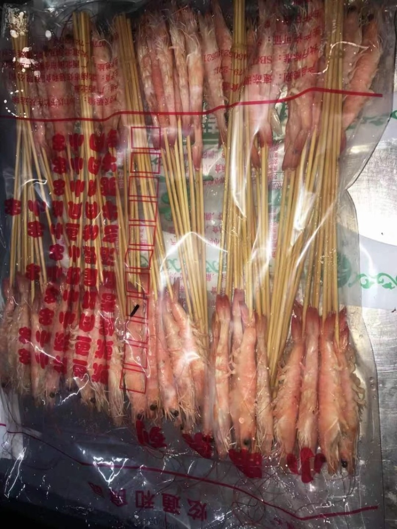 烧烤虾串批发，厂家批发价格优惠，生猛活虾鲜煮串制，质量好