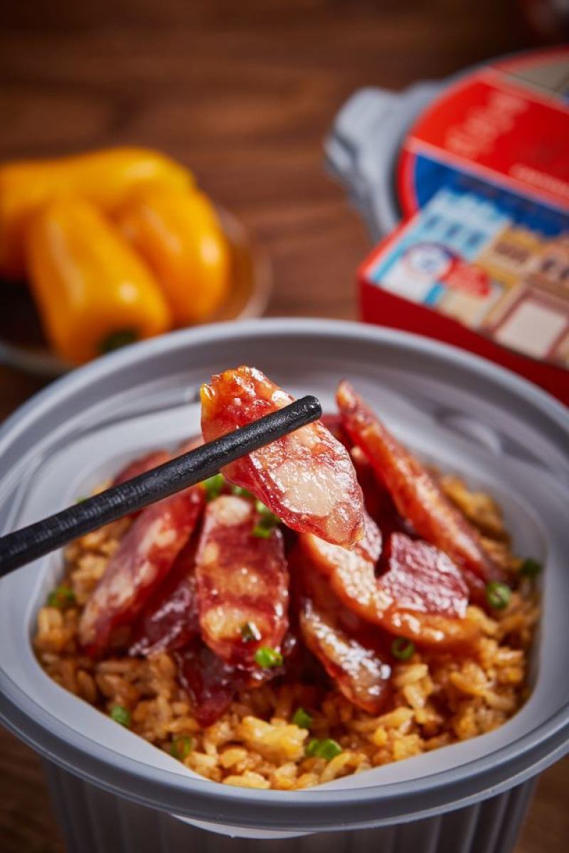 抹嘴侠广式腊味三宝煲仔饭，鲜香方便，对接一件代发