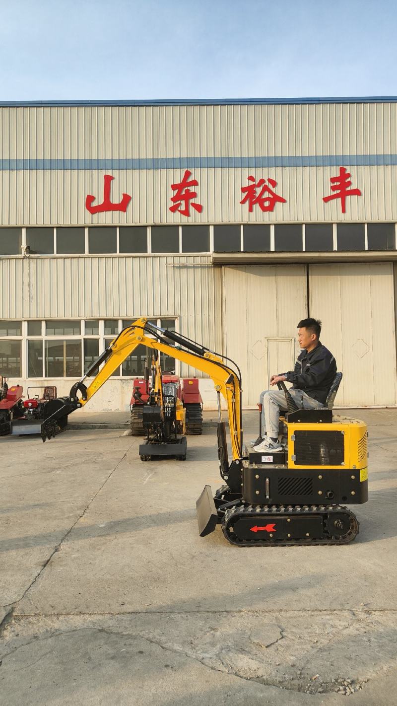 小型挖掘机履带式家用小挖土机室内破碎微型工程多功能小挖机