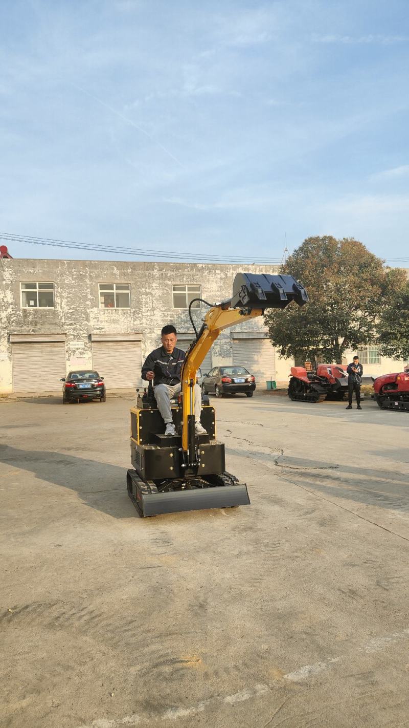 小型挖掘机履带式家用小挖土机室内破碎微型工程多功能小挖机
