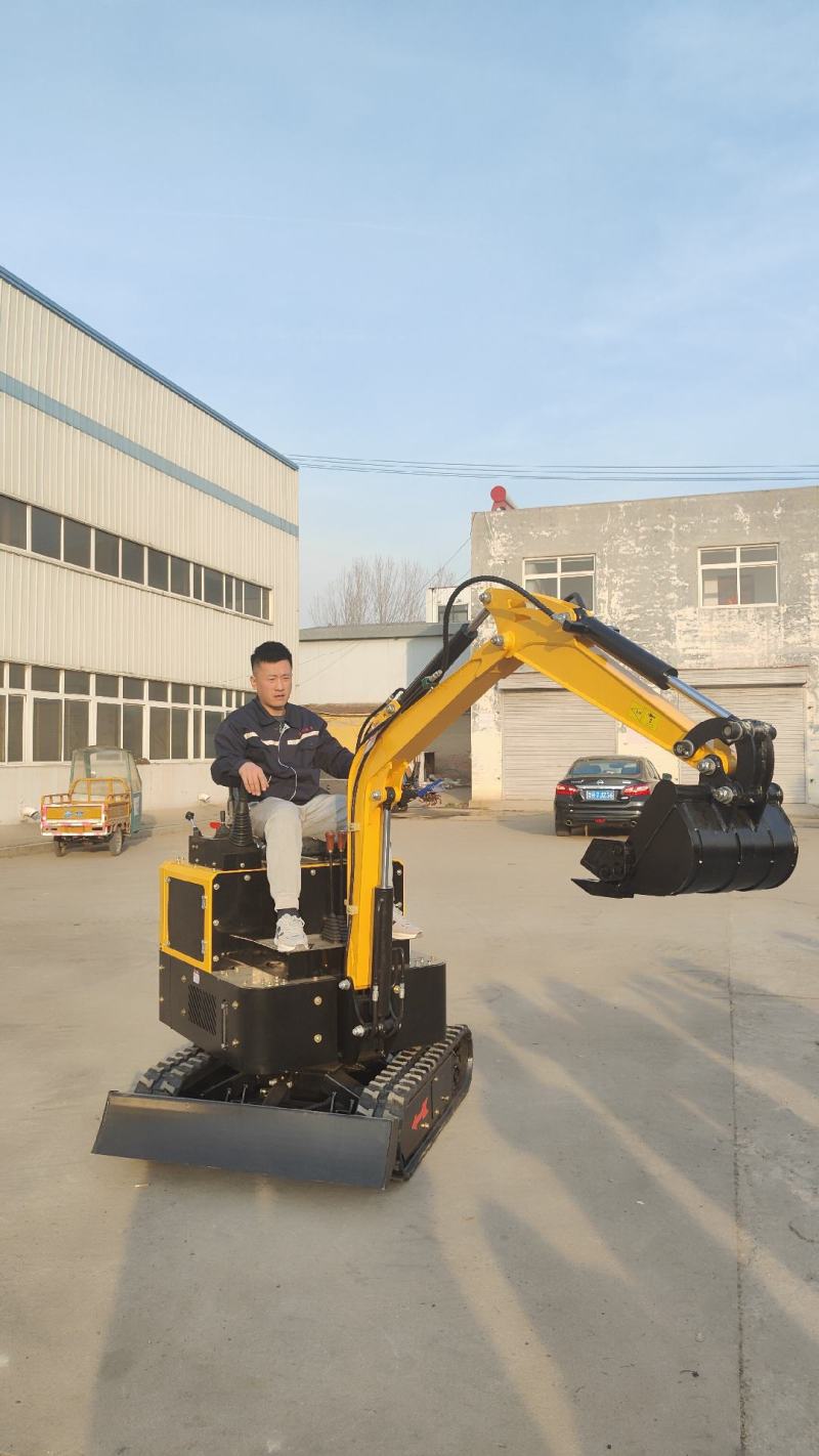 小型挖掘机履带式家用小挖土机室内破碎微型工程多功能小挖机