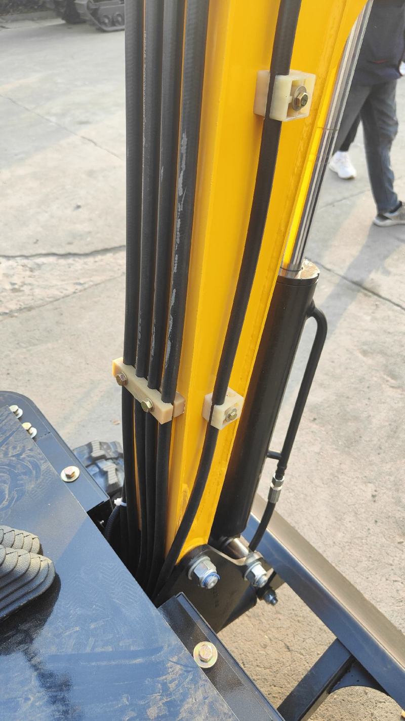 小型挖掘机履带式家用小挖土机室内破碎微型工程多功能小挖机