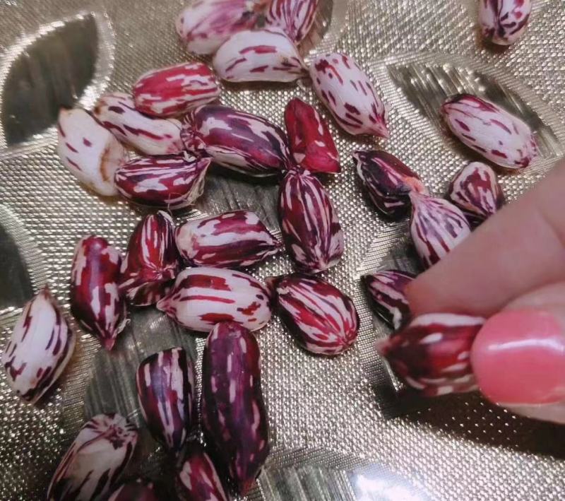 七彩花生云南特产牛奶花生米养胃可生吃
